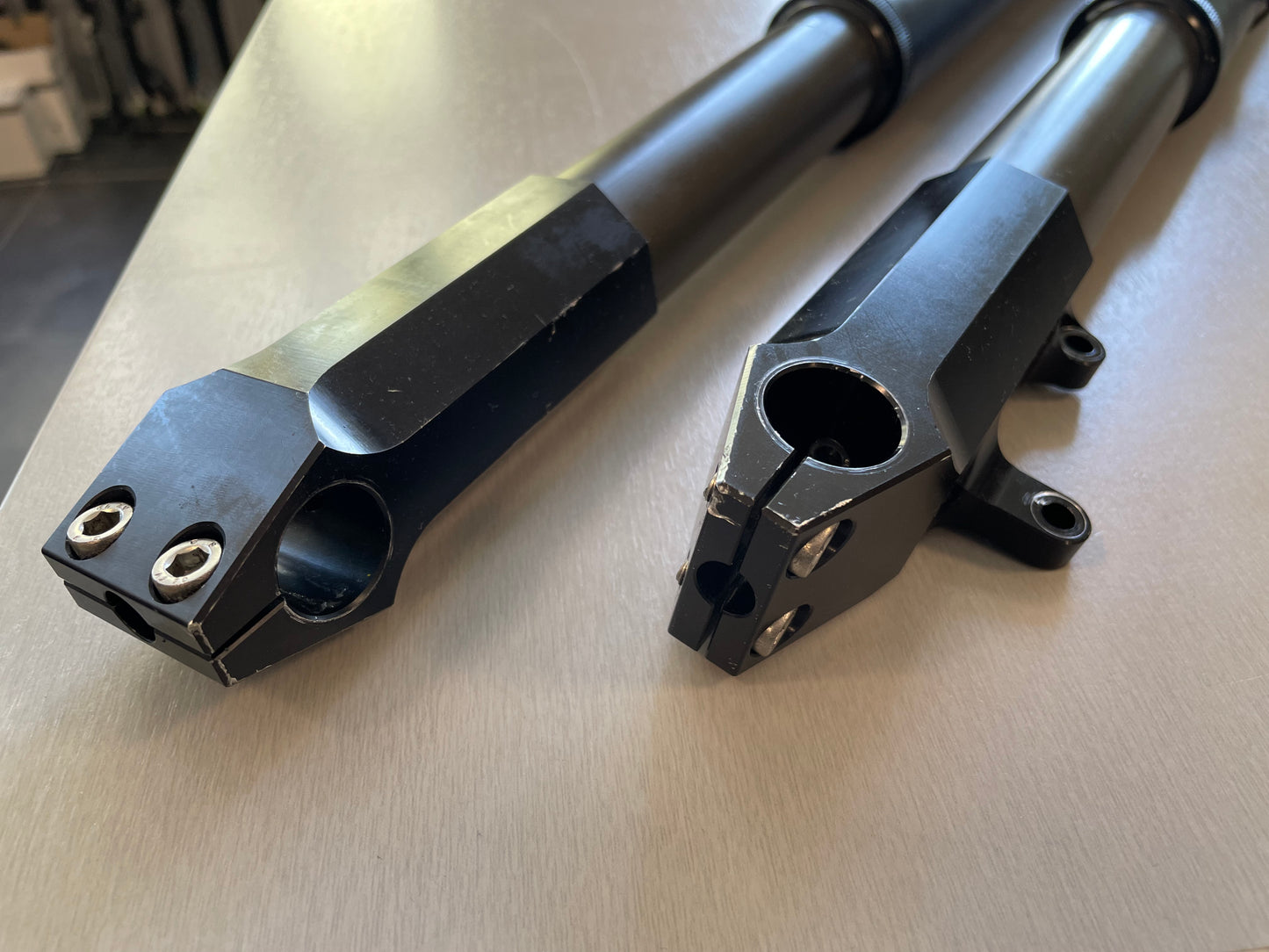 Maintenance of Votec USD upsite down suspension fork with elastomers, seals and bushings