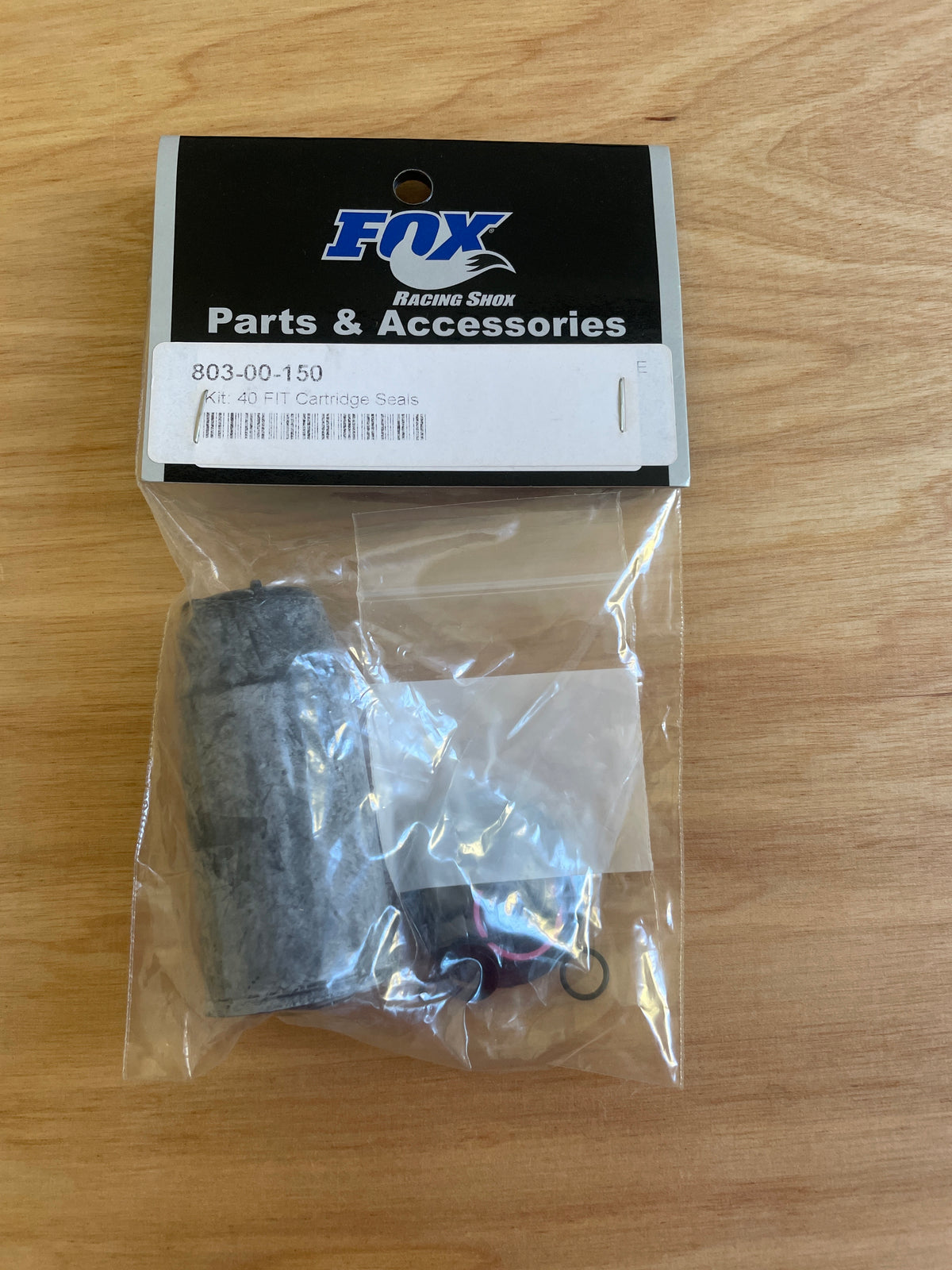 FOX 40 FIT Cartridge Seal Kit 803-00-150 + RacingBros Wiper Seals & Service Oils