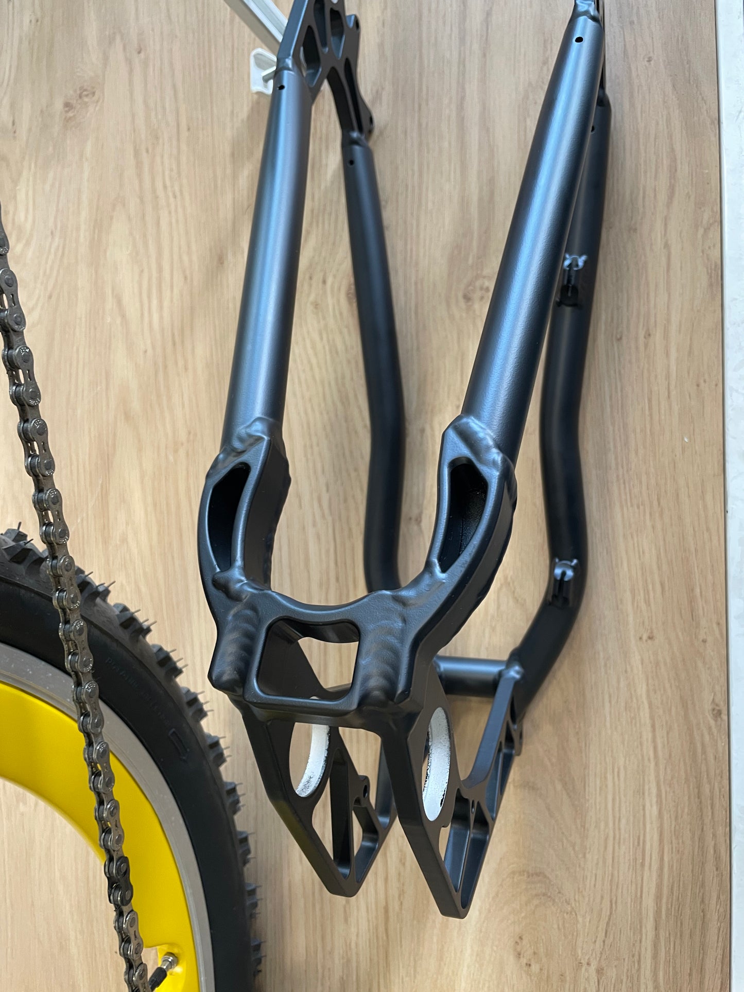 Porsche FS Swingarm 27.5 Inch – Custom Conversion for Modern Wheels