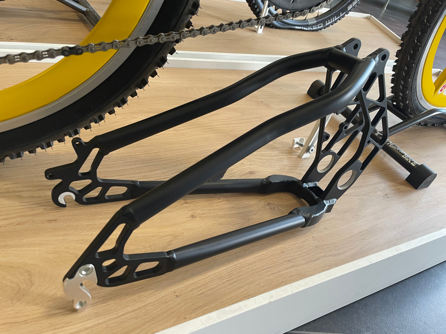 Porsche FS Swingarm 27.5 Inch – Custom Conversion for Modern Wheels