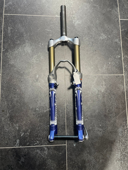 Fully overhauled Marzocchi Z1 FR suspension fork (2002) for freeride and downhill, 130 mm travel, 20 mm thru-axle, silver stanchions, suitable for 26-inch wheels.