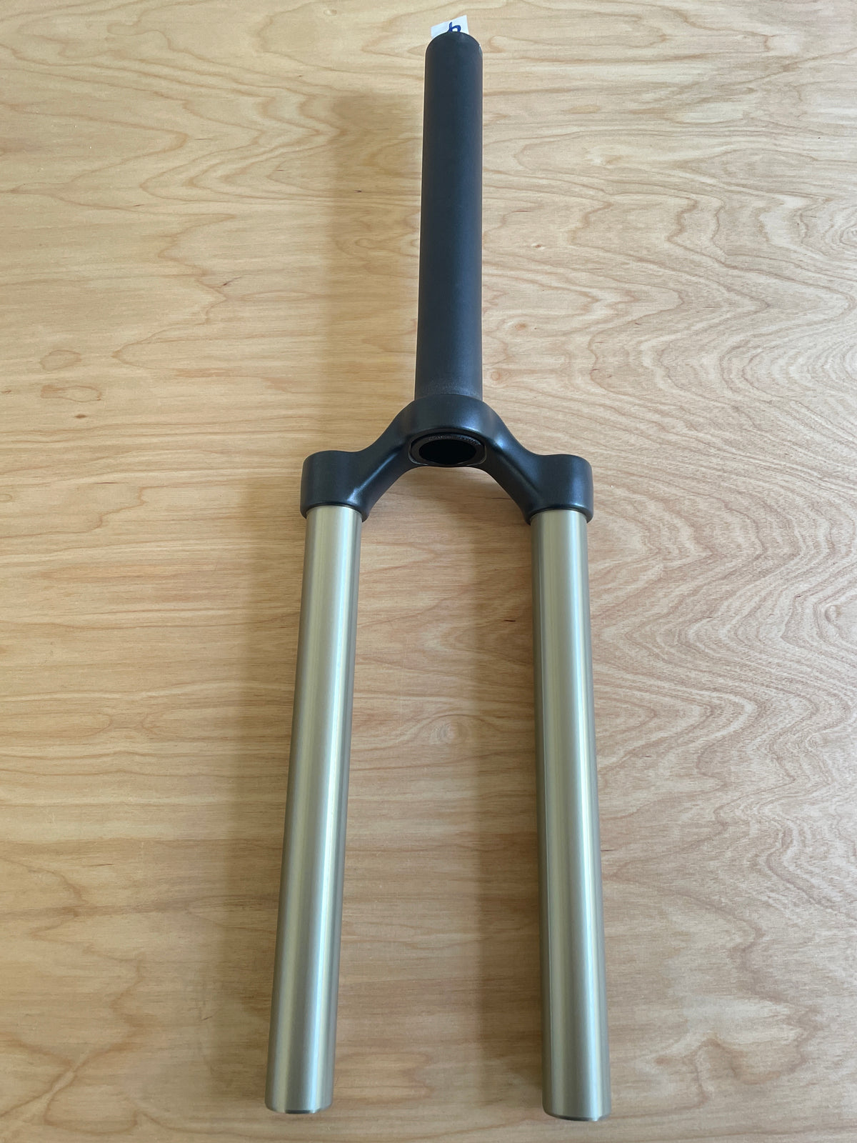Genuine FOX 32 FLOAT 140 mm black CSU assembly with 1.5 inch straight steerer, part number 820-00-397