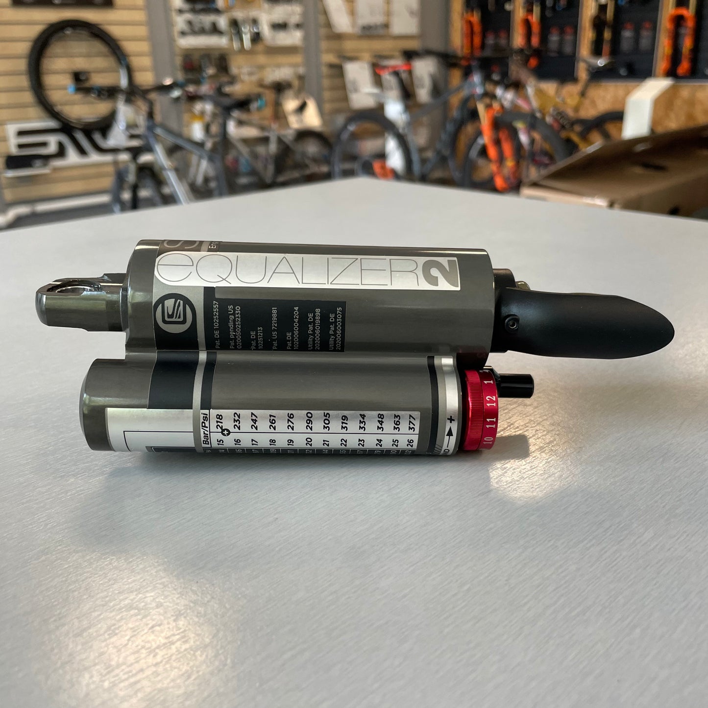 Scott DT Swiss Equalizer 2: High-performance shock for Scott Contessa bikes - perfect control and comfort off-road