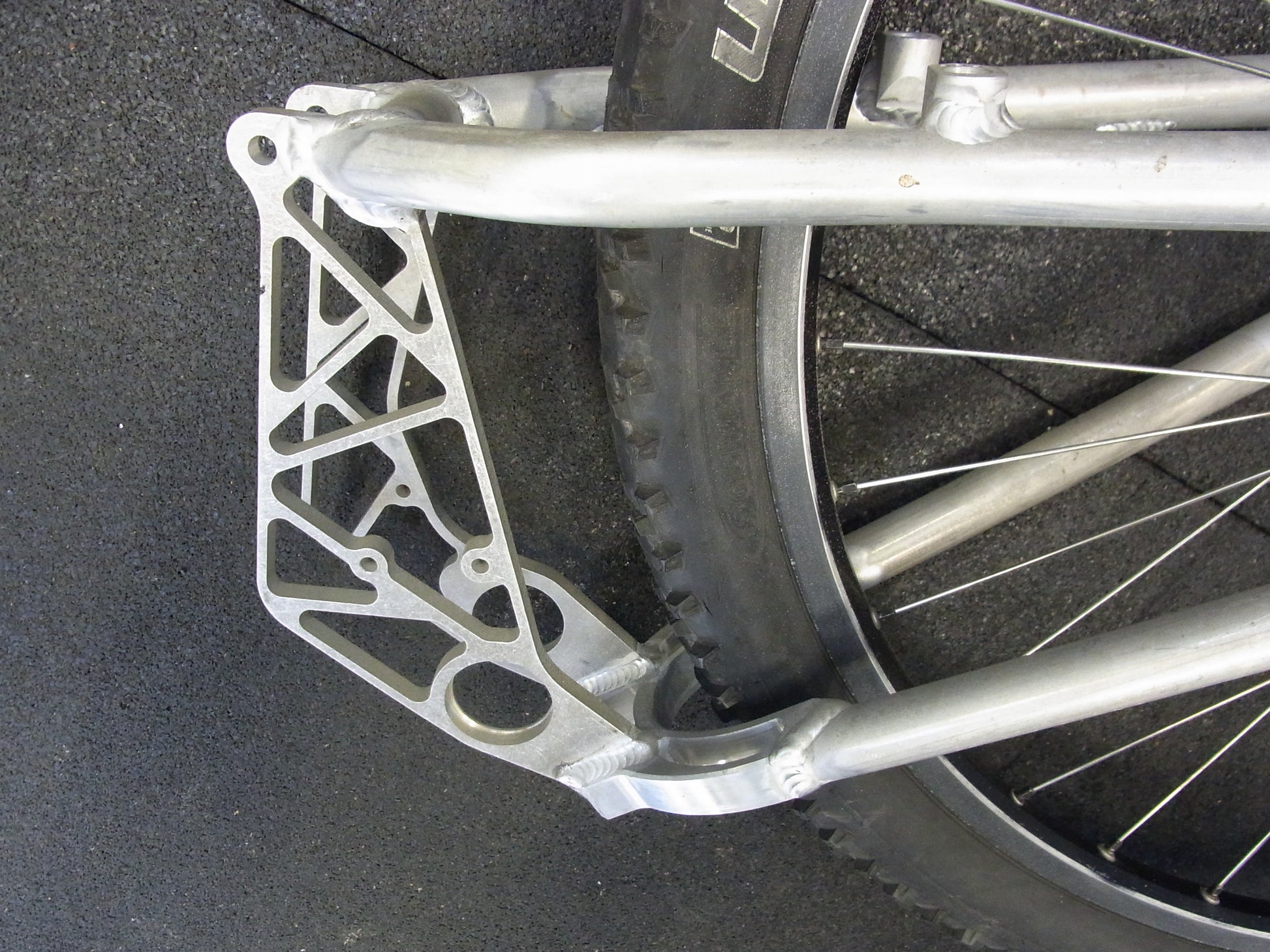 Porsche FS swingarm 26 inch unfinished, side view, raw aluminum