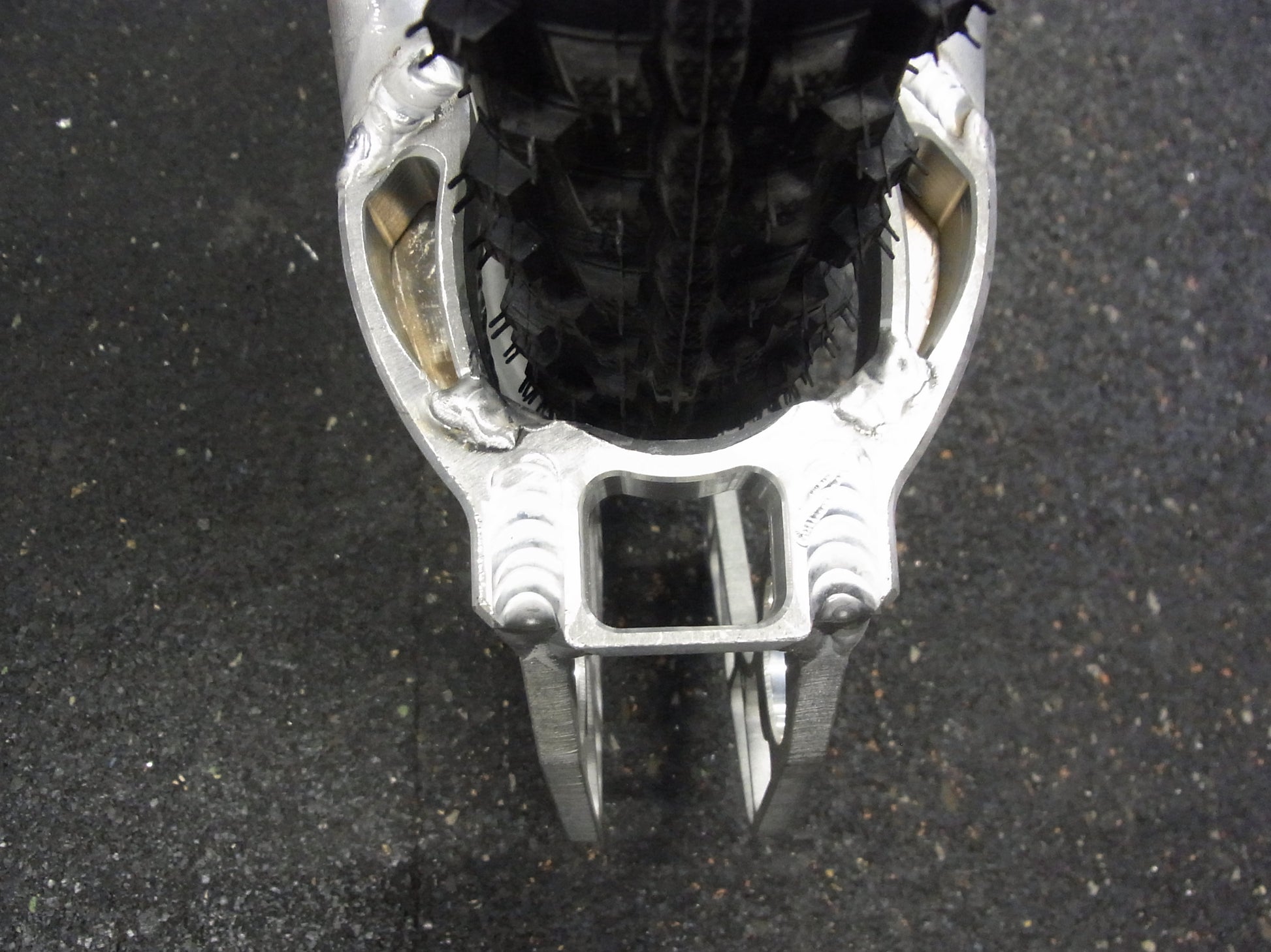 Porsche FS swingarm 27.5 inch, raw, rewelded area detail, without powder coating